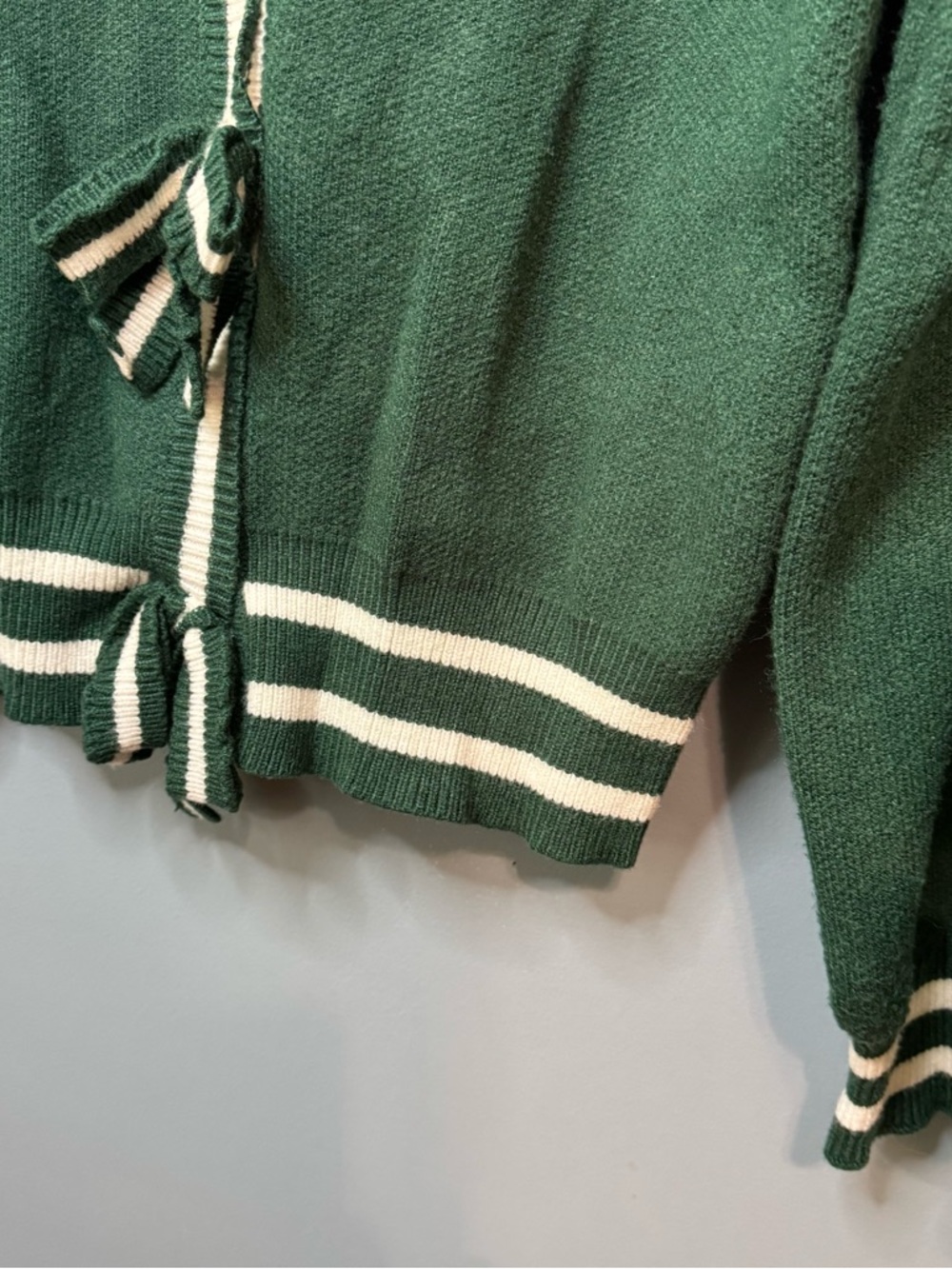 Main Strip Green & White Bow Tie Striped Cardigan Sweater. Women’s Medium - Picture 6 of 10